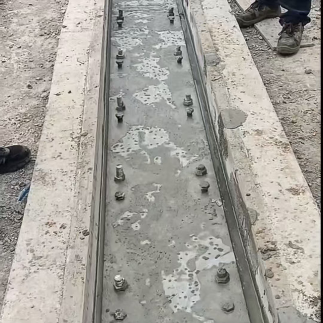 龙潭港口码头起重机龙门吊重型机械设备稳固用早强快凝轨道胶泥